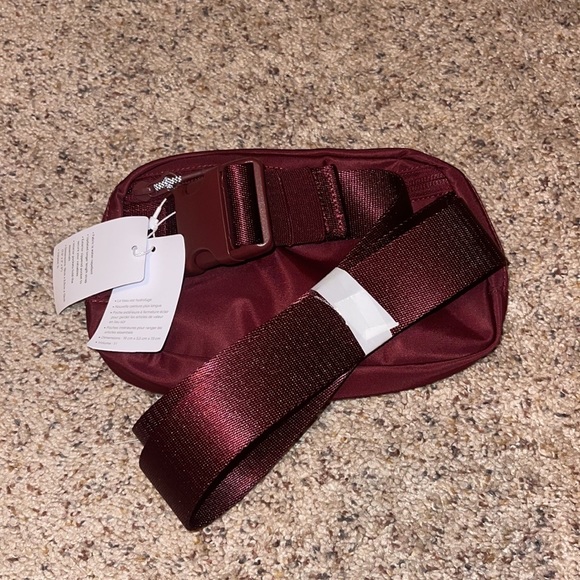 Lululemon belt bag - Picture 2 of 3